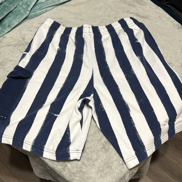 Nike Shorts (Large) - Picture 2 of 4
